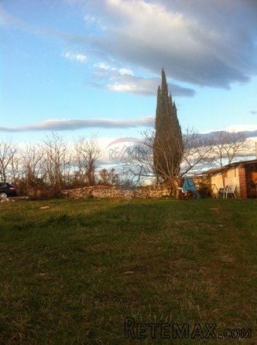 Građevinsko zemljište u okolici Umaga s pogledom na more