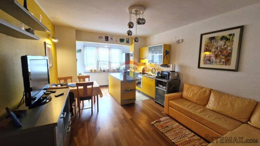 Istra, Pula, Centar - stan 62 m2, 2 balkona, parking, namješ - 3