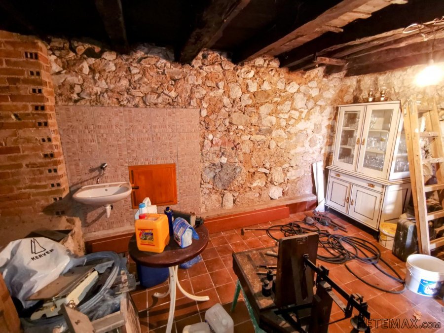 Tribalj, dvojna kuća s terasom, garažom i okućnicom - 5