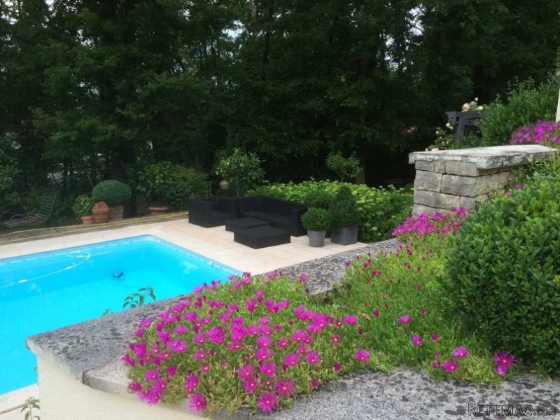 5 Bedroom Villa For Sale with Pool