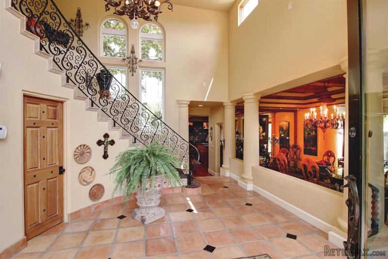 5 bedroom House For Sale: 2905 Via La..
