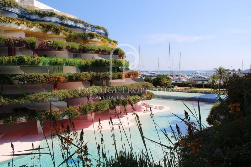 Beautiful apartment with terrace of 150..