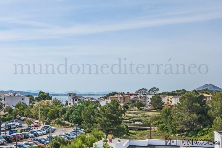 Excellent spacious top floor apartment with large private.. - 2