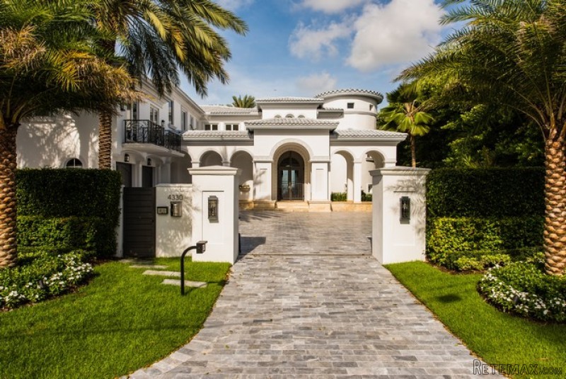6 bedroom House For Sale: 4330 N BAY RD - 2