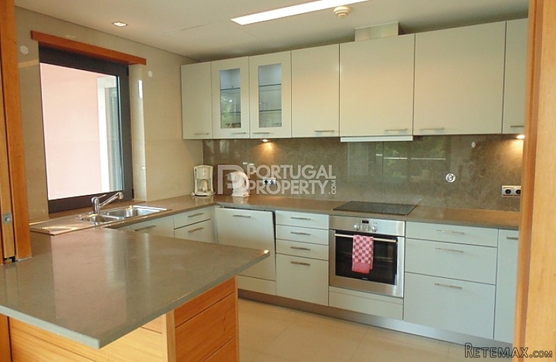 Luxurious, Secluded, Modern Apartment.. - 2