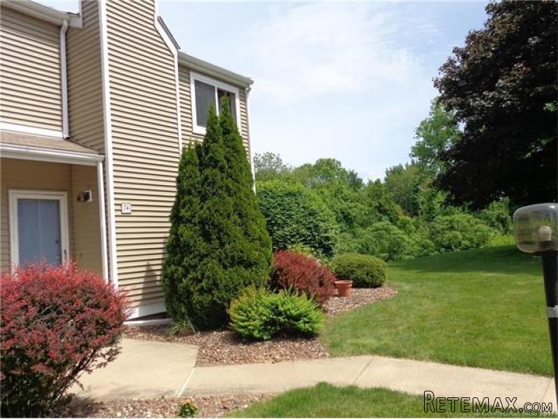 2 Bedrooms - Condo - CT - For Sale - 2