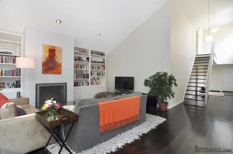 3 bedroom House For Sale: 15 Talcott.. - 2