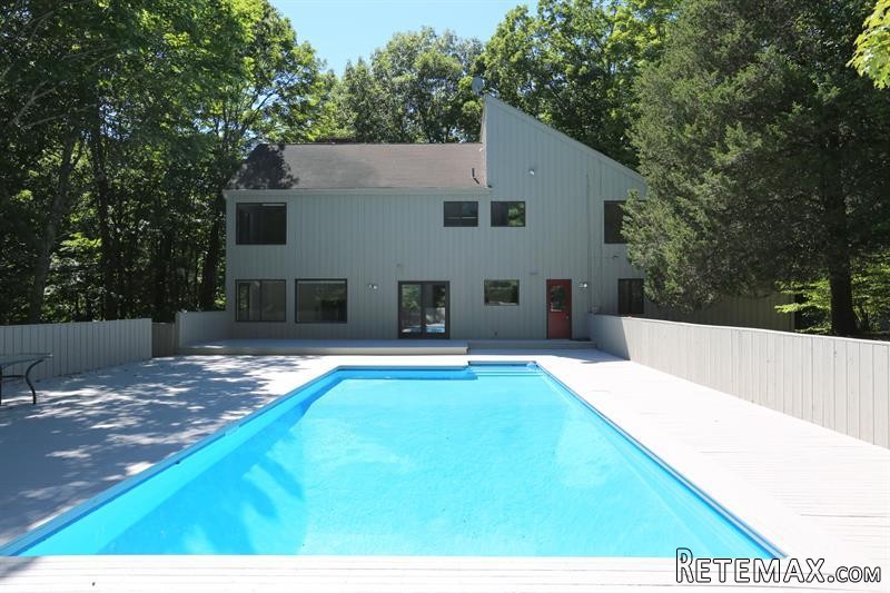 4 bedroom House For Sale: 25 Cross Pond..