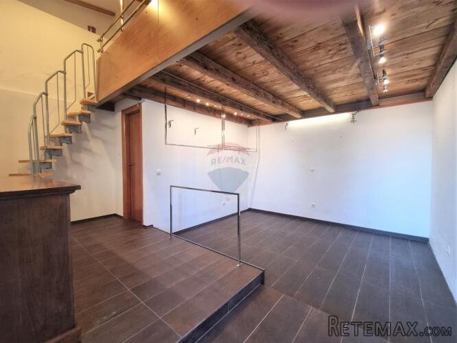 OPATIJA- poslovni prostor 45 m2, prizemlje, parking, terasa,