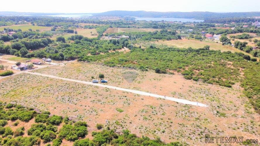 Istra, Banjole- poljoprivredno zemljište 2km od mora, POLJO