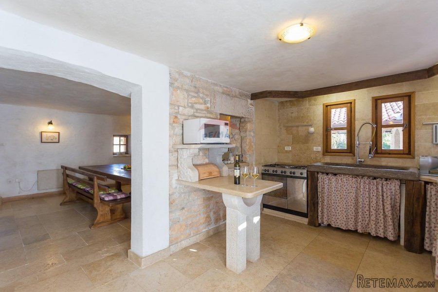 ISTRA - UNIKATNA AUTOHTONA VILLA 290 m2 - 6