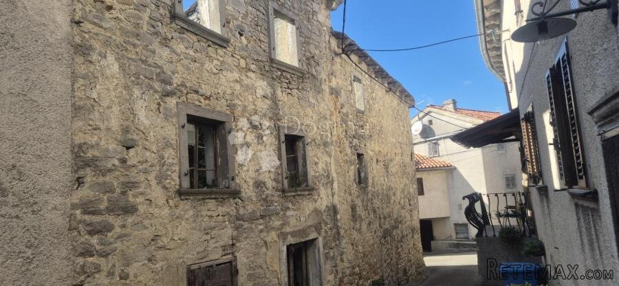 Starina u biseru centralne Istre