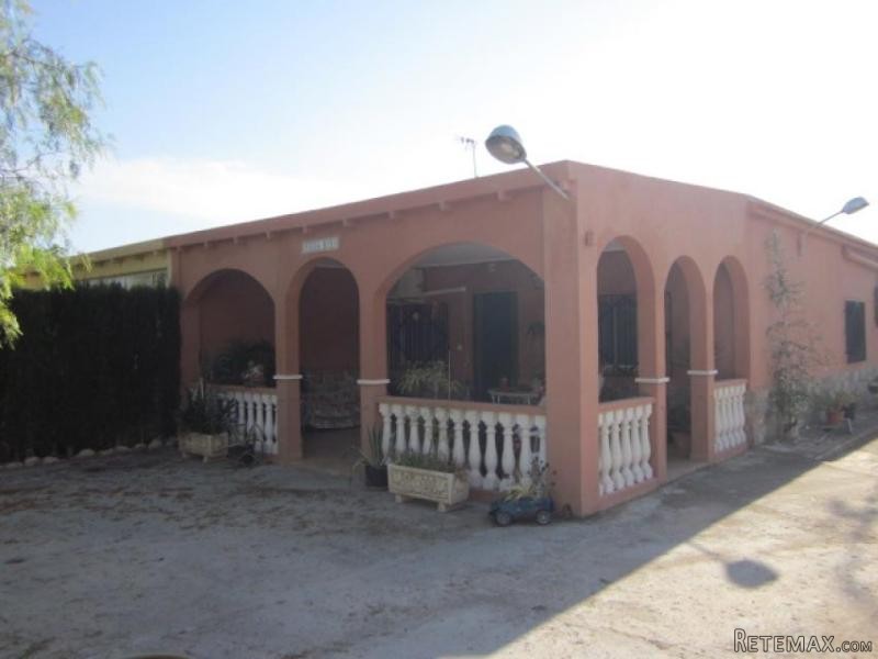 100k villa in popular village of Hondon..