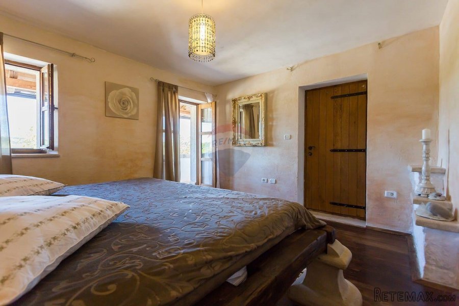 ISTRA - UNIKATNA AUTOHTONA VILLA 290 m2 - 7
