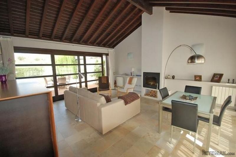 3 bedroom detached house for sale - 2