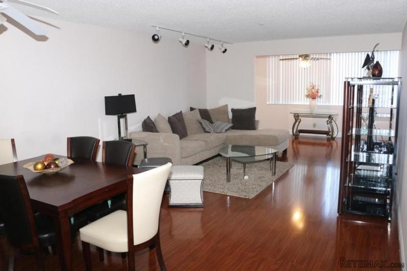 8010 Hampton Blvd #301, North..
