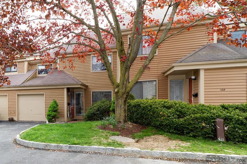 4 bedroom House For Sale: 187 Ivy Hill..