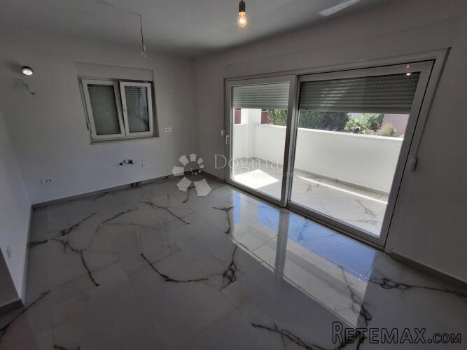Odličan apartman u novogradnji u Palitu