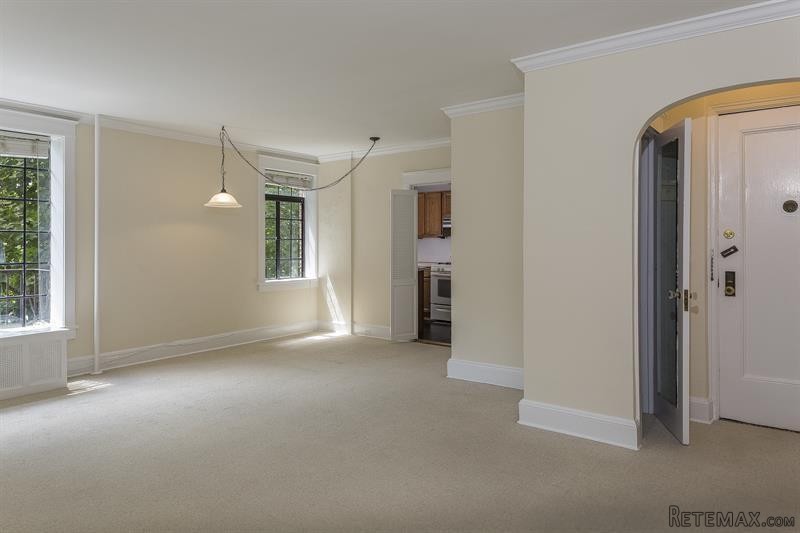 2 bedroom Commercial Property For Sale:.. - 2