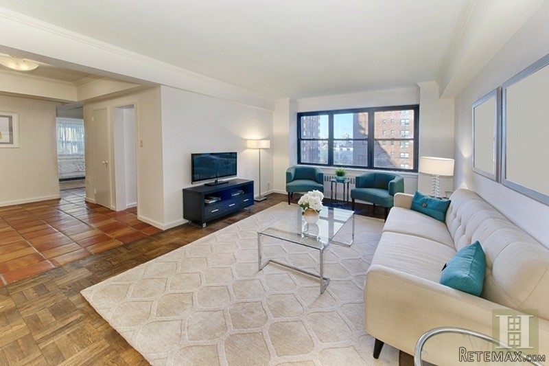 3 bedroom Apartment For Sale: 11.. - 2