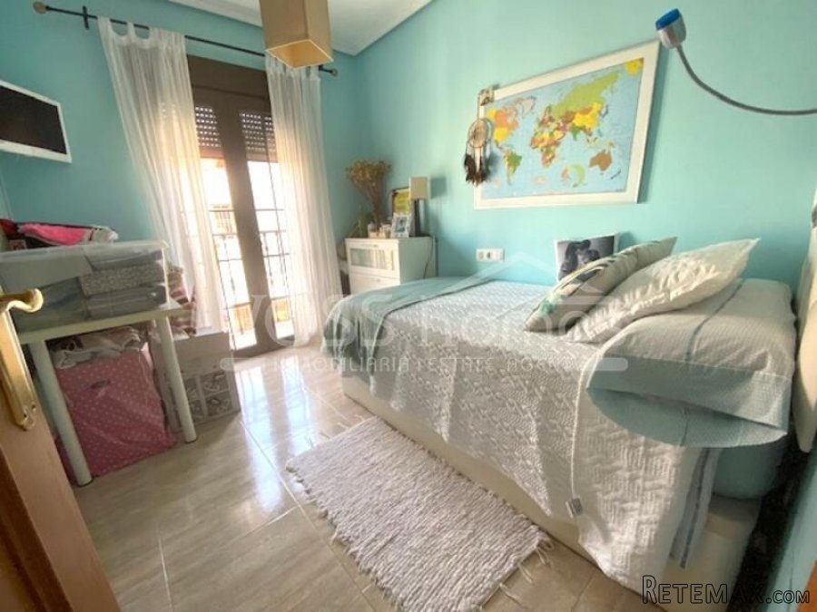 First floor with lift, 3 bed, 2 bath apartment great.. - 12