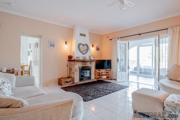 located in the La Sabatera area of Moraira, this.. - 2