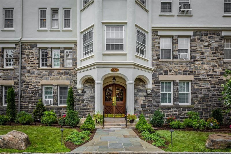 4 bedroom Commercial Property For Sale:..