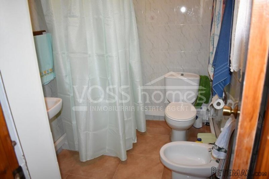 This is a good sized, two storey, 4 / 5 bed, 1 bath edge of.. - 13