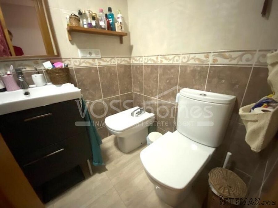 First floor with lift, 3 bed, 2 bath apartment great.. - 15