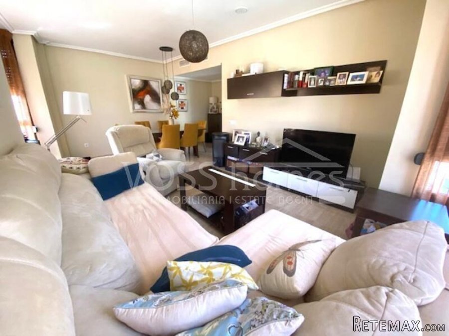 First floor with lift, 3 bed, 2 bath apartment great.. - 17