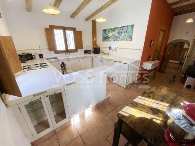 NEW & EXCLUSIVE TO VOSS HOMES - A large, lovingly.. - 18