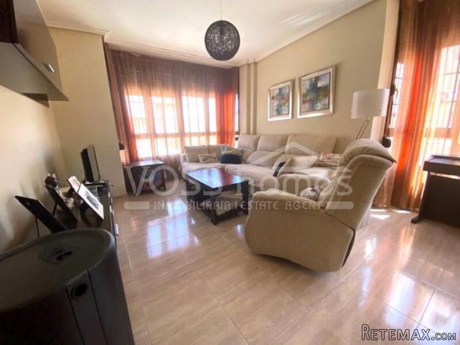 First floor with lift, 3 bed, 2 bath apartment great.. - 19