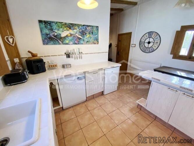 NEW & EXCLUSIVE TO VOSS HOMES - A large, lovingly.. - 19