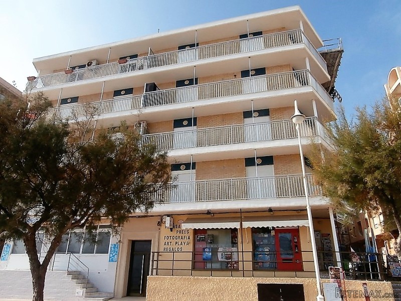3 bedroom, 1 bathroom Apartment, (build..