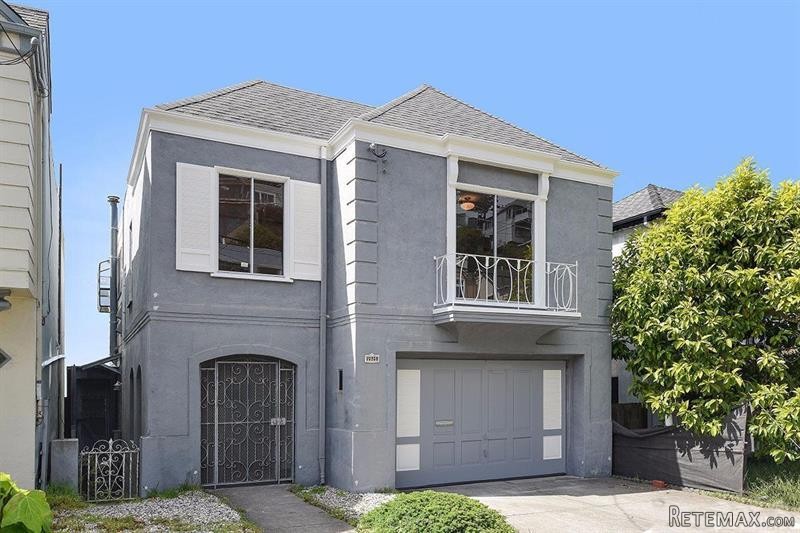 3 bedroom House For Sale: 2025 15th..