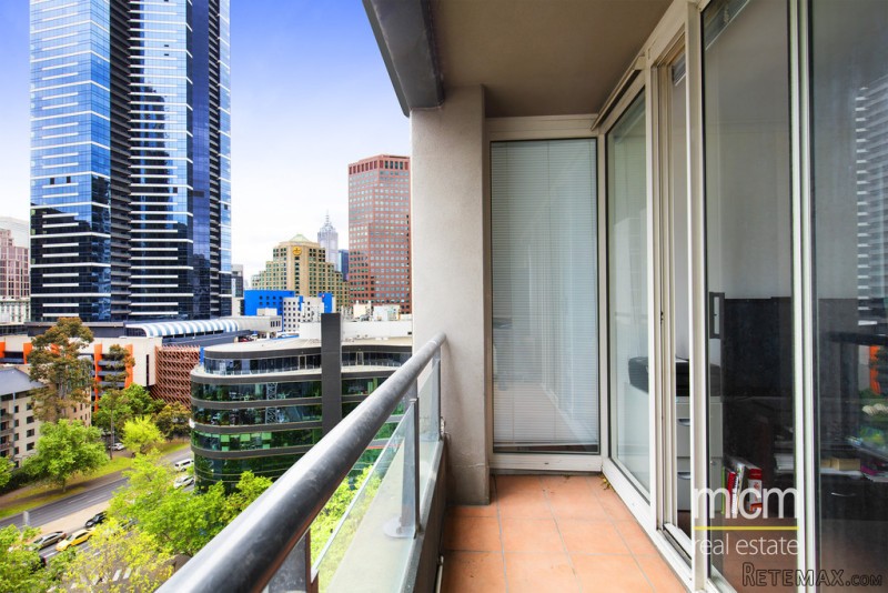 North-Facing Southbank Pad is Fresh and.. - 2