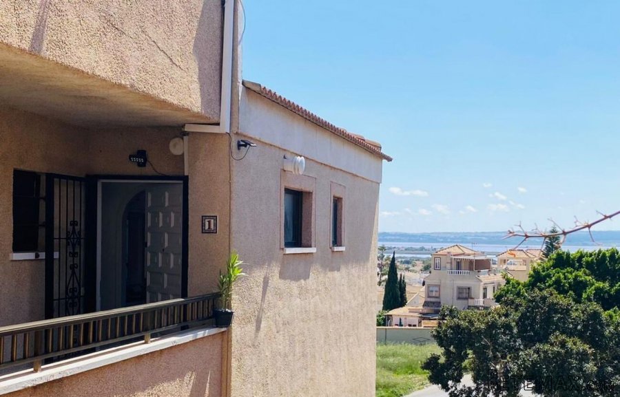 Precioso piso ubicado en La Sieta, Torrevieja.La propiedad..