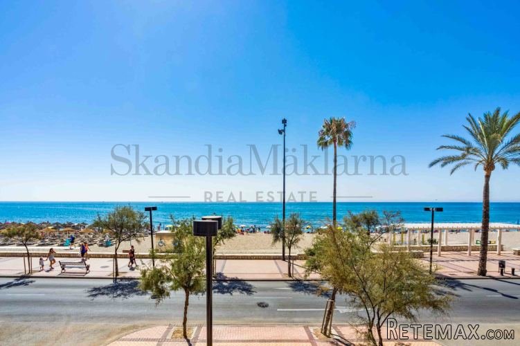 Ett stenkast från stranden i Fuengirola finner vi denna..