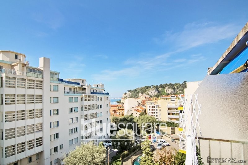 Top floor 3-bedroom apartment - Nice..