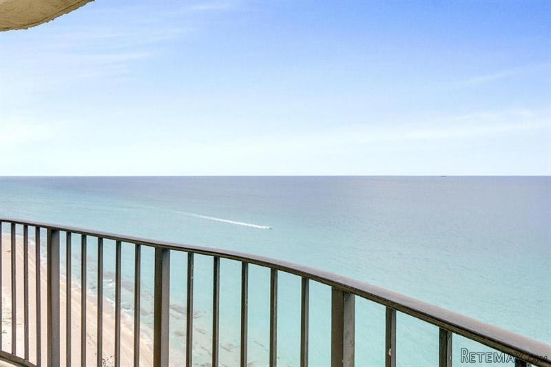 2 bedroom Residence For Sale: Singer..