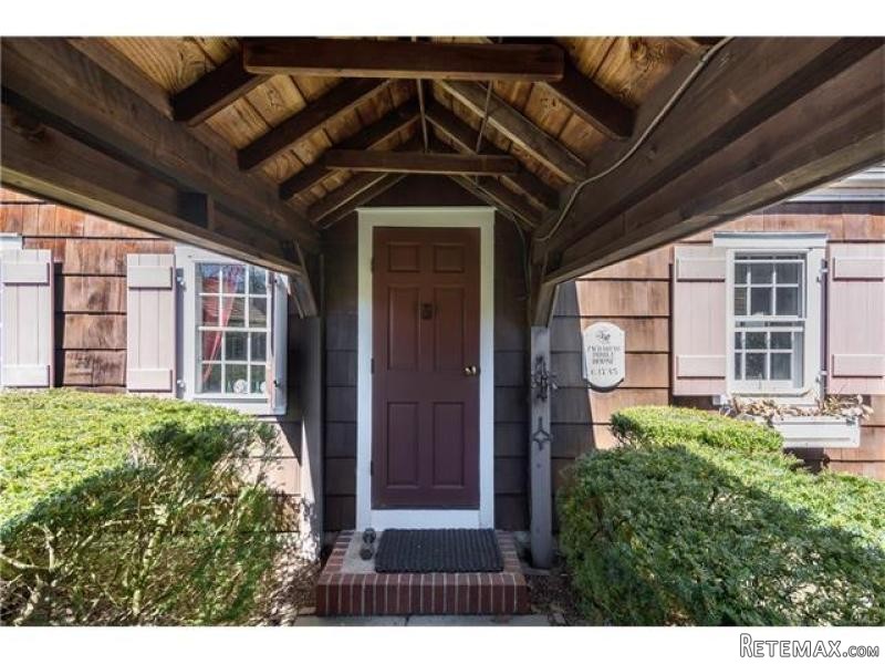 4 bedroom House For Sale: 258 HOLLOW.. - 2