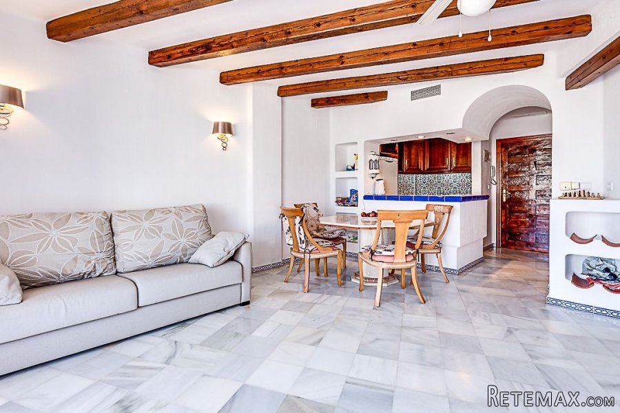 Elegant PENTHOUSE apartment with 2 bedrooms, 1 bathroom.. - 3