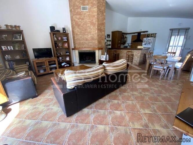 A Lovely & spacious 192m2, recently renovated, 4 bed, 2.. - 4