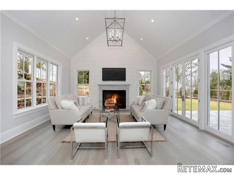 6 bedroom House For Sale: 106 Lockwood.. - 2