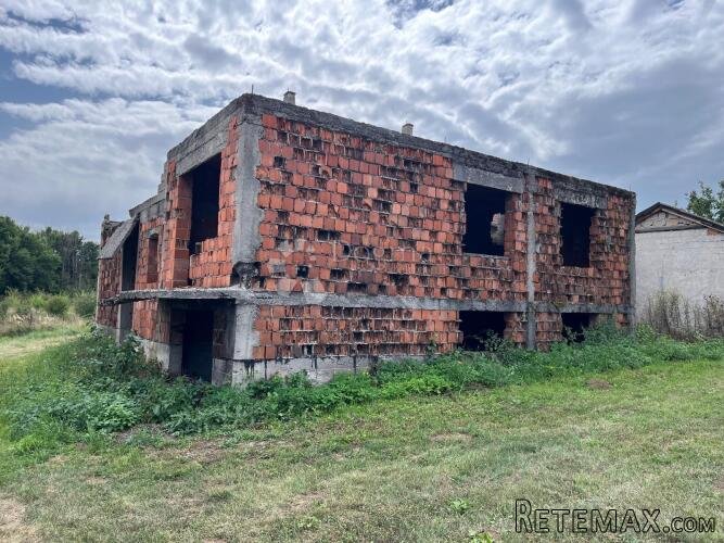 GRAĐEVINSKO ZEMLJIŠTE S UCRTANIM OBJEKTOM-JASIKOVAC