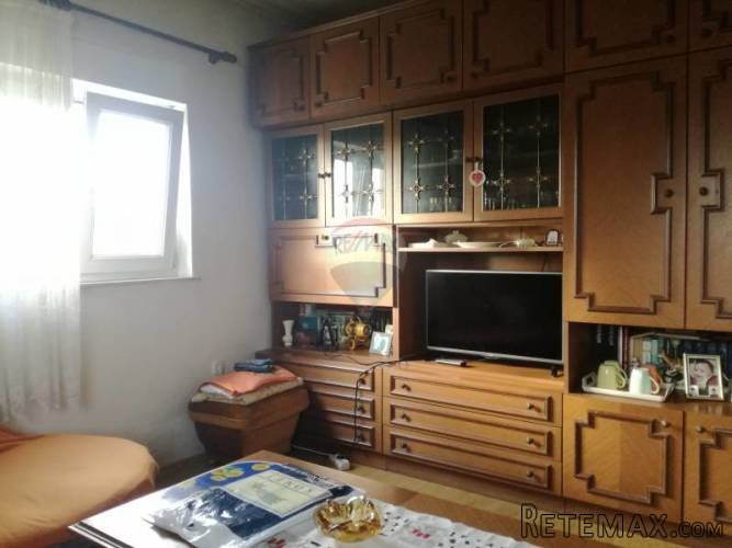 Istra,okolica Pule - legalizirana kuća na okućnici 2000 m2 - 5