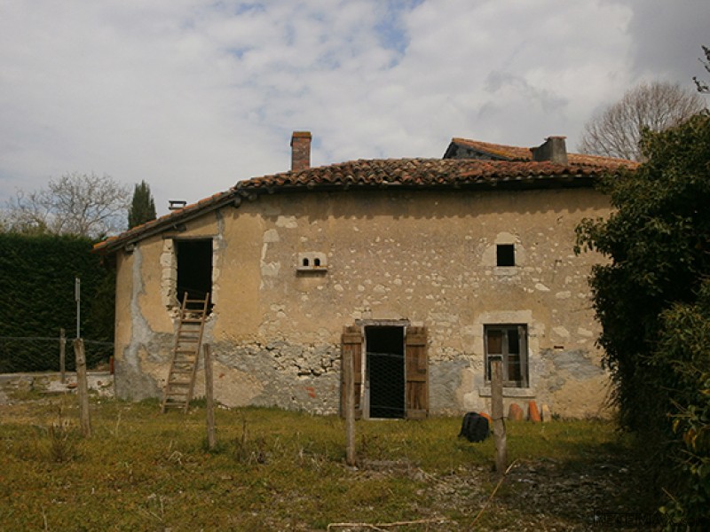 Old Stone House To Renovate On 980m2