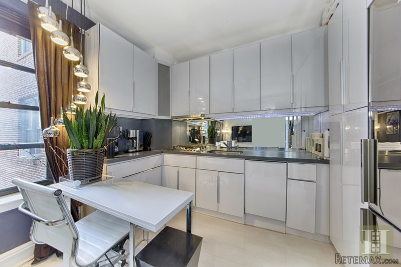 1 bedroom Apartment For Sale: 295 WEST.. - 2