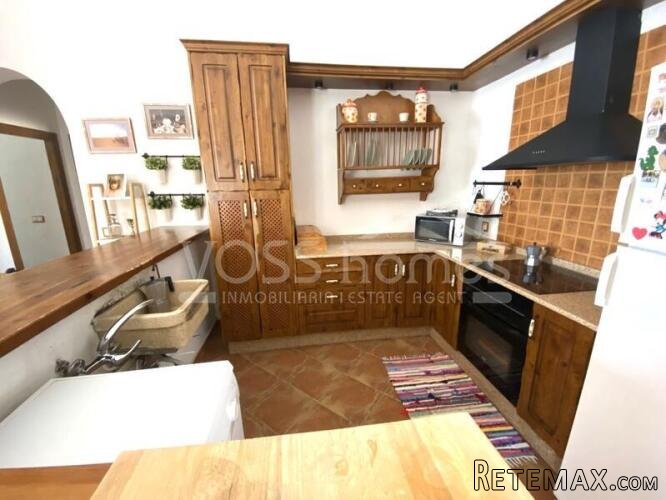 A Lovely & spacious 192m2, recently renovated, 4 bed, 2.. - 8