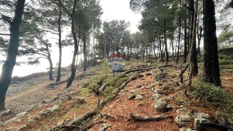 Krk - zemljište na samom moru,1397 m2 - 2